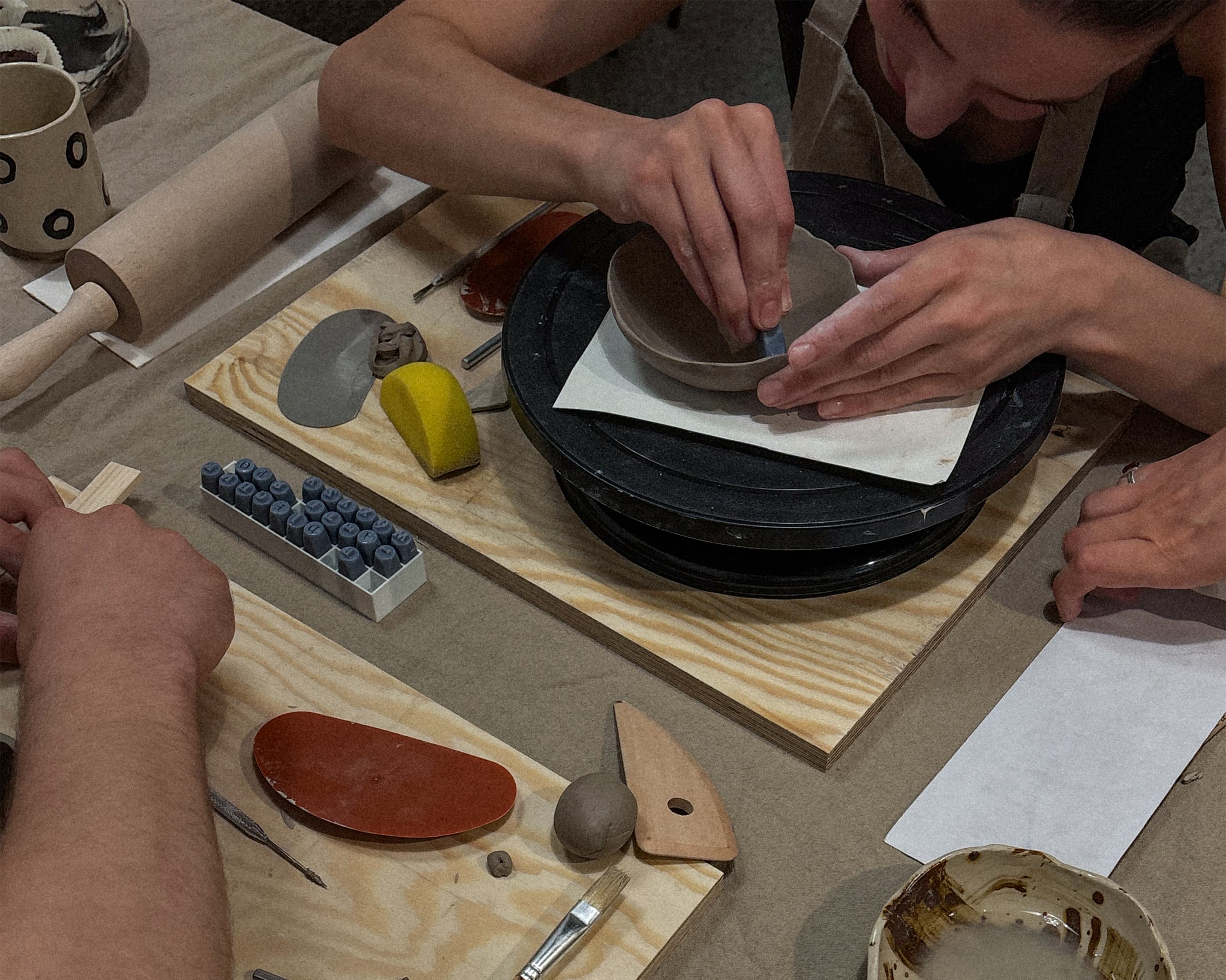 Pracownia warsztatów ceramicznych w Moment Studio